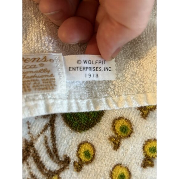 Vintage 70s Joan Walsh Anglund Bath and Hand Towel 'Friends' Stevens Utica - Picture 7 of 8